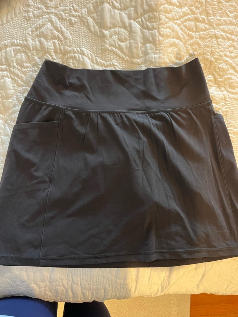 Athleta Black salutation Performance Skort with Side Pockets